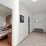 בית הארחה Sea View With Shared Pool 3*