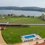 Sea View With Shared Pool פומר