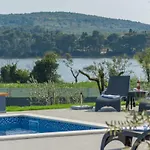 Sea View With Shared Pool פומר