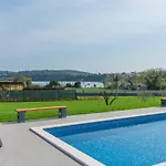 Sea View With Shared Pool 3*