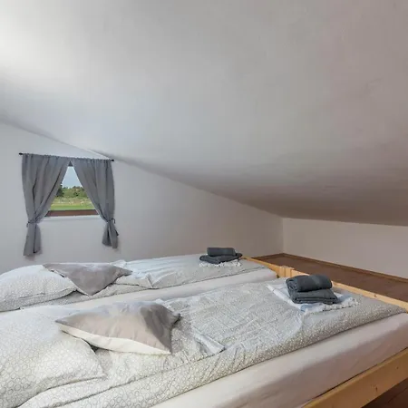 Sea View With Shared Pool ゲストハウス 3*