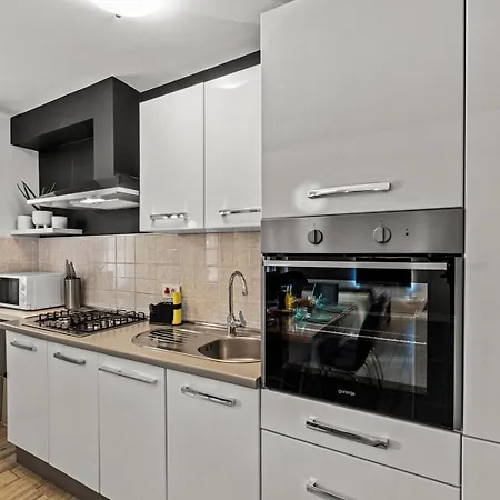 ゲストハウス Sea View With Shared Pool ポメル