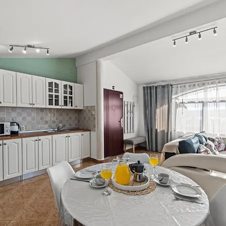 Sea View With Shared Pool ゲストハウス ポメル