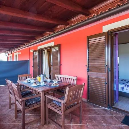 Sea View With Shared Pool Gasthof
