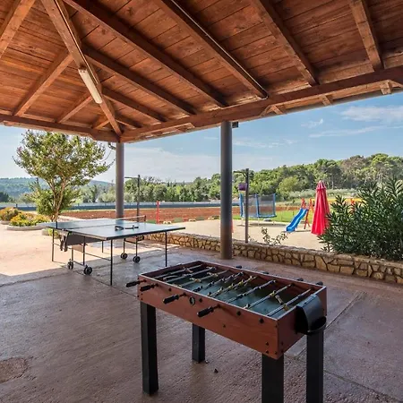 Vendégház Sea View With Shared Pool Pomer