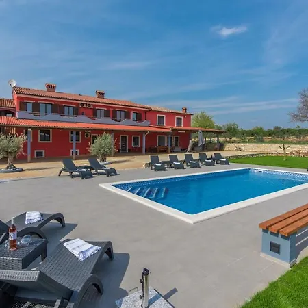 Sea View With Shared Pool Pomer