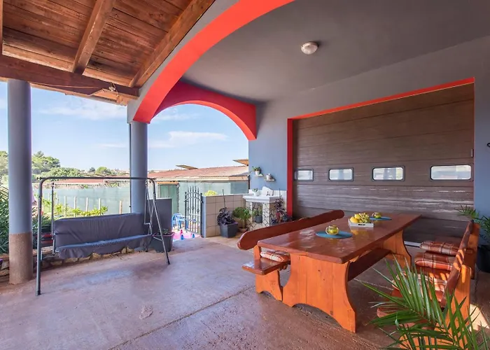 Sea View With Shared Pool