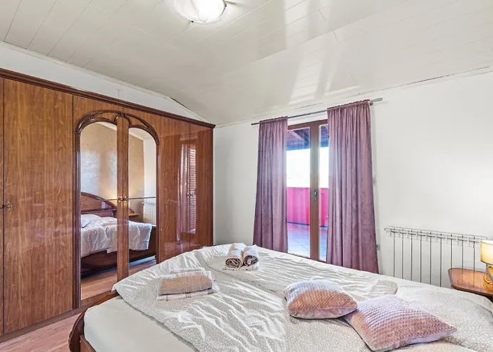 Sea View With Shared Pool 3*