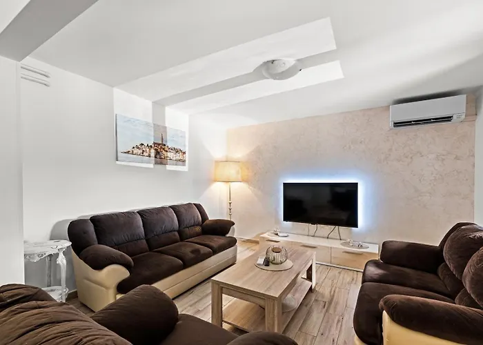 Sea View With Shared Pool Pomer