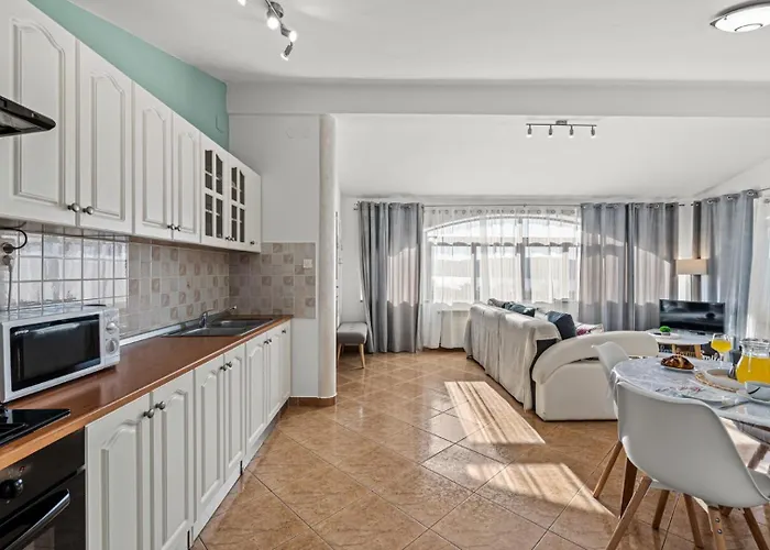 Sea View With Shared Pool 3*