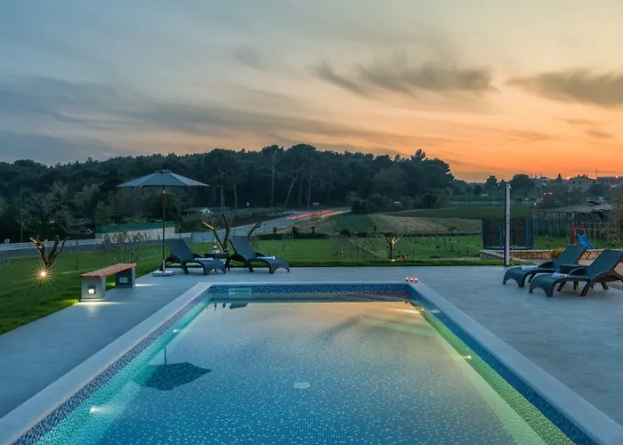 Gasthuis Sea View With Shared Pool