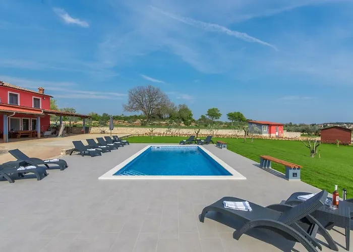 Sea View With Shared Pool 3*