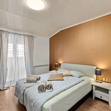 Sea View With Shared Pool 招待所