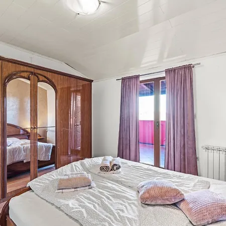 Sea View With Shared Pool 3*