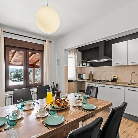 Sea View With Shared Pool 招待所 波梅尔