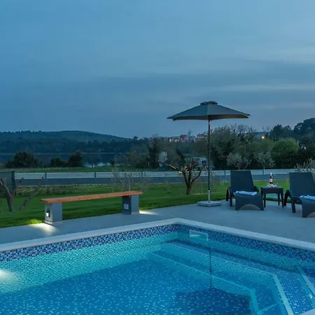 Sea View With Shared Pool Pomer