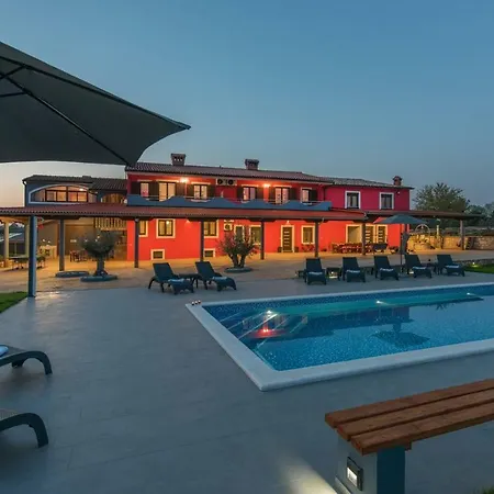 Sea View With Shared Pool Pensjonat Pomer