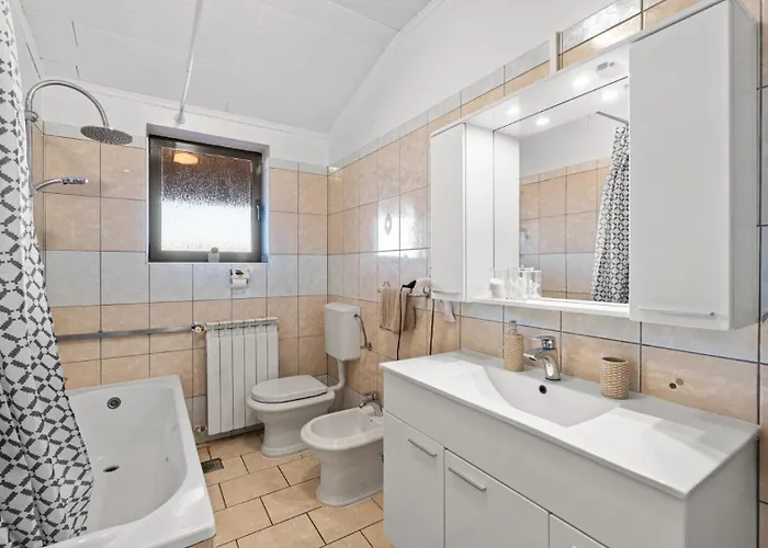 Sea View With Shared Pool Pomer