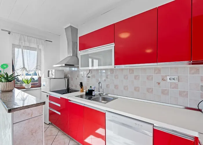 Sea View With Shared Pool 3* Pomer