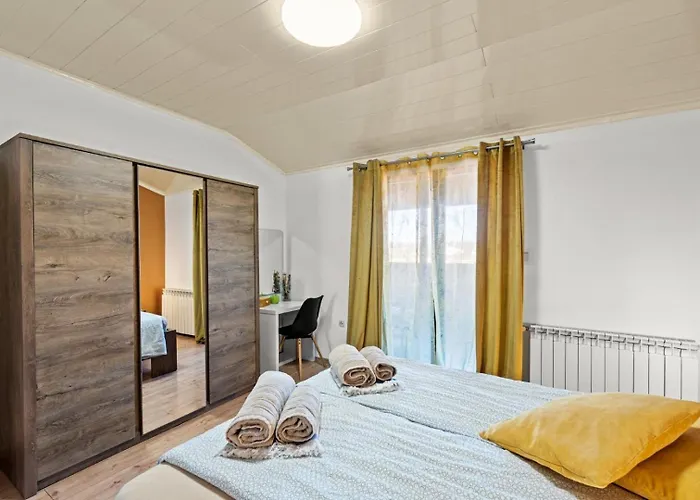 Sea View With Shared Pool